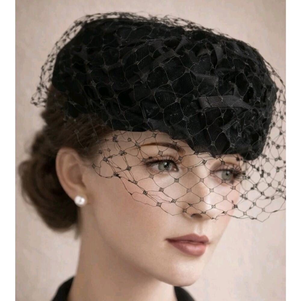 Vtg Clover Lane Black Tilt Hat Birdcage Veil Fascinator Pillbox 1940s